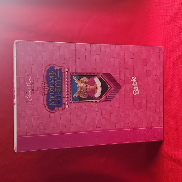 Vintage Barbie Midieval Lady - Picture 3 of 8